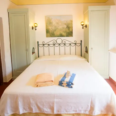 Rural Biniarroca - Adults Only