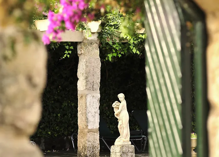 Rural Biniarroca - Adults Only