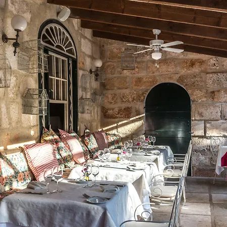 Rural Biniarroca - Adults Only