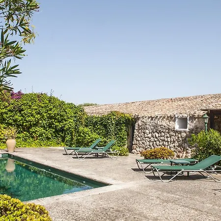 Отель Rural Biniarroca - Adults Only